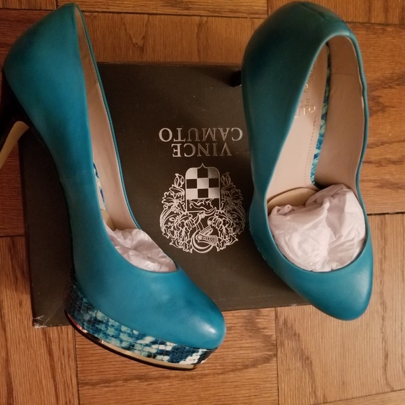Vince Camuto Heels - Picture 2 of 6